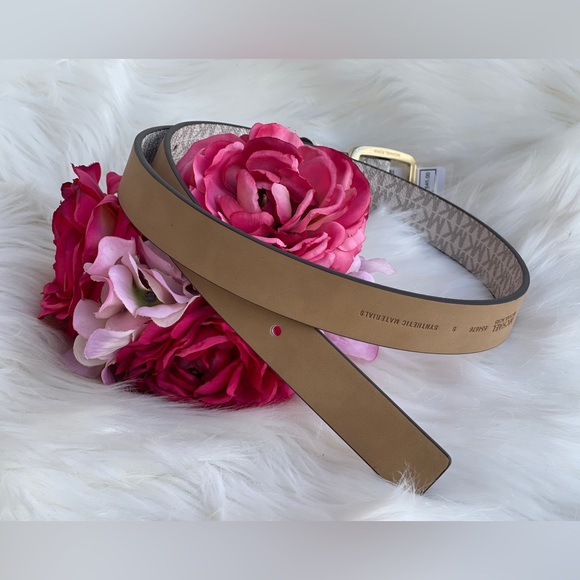 Michael Kors Women's Vanilla Belt - Picture 12 of 13